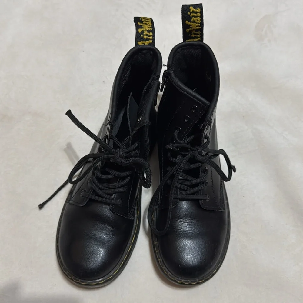 Dr. Martens Zavala J Youth Girls - Picture 6 of 11